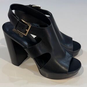 Michael Kors Carla Leather Platform Sandals. Size 9